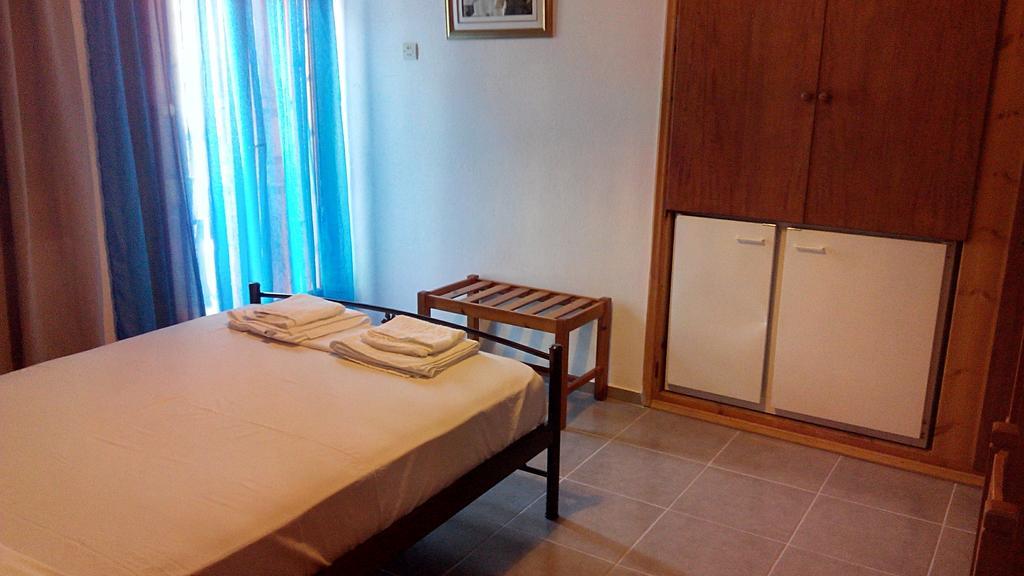 Liossis Rooms & Apartments Skopelos Town Room photo
