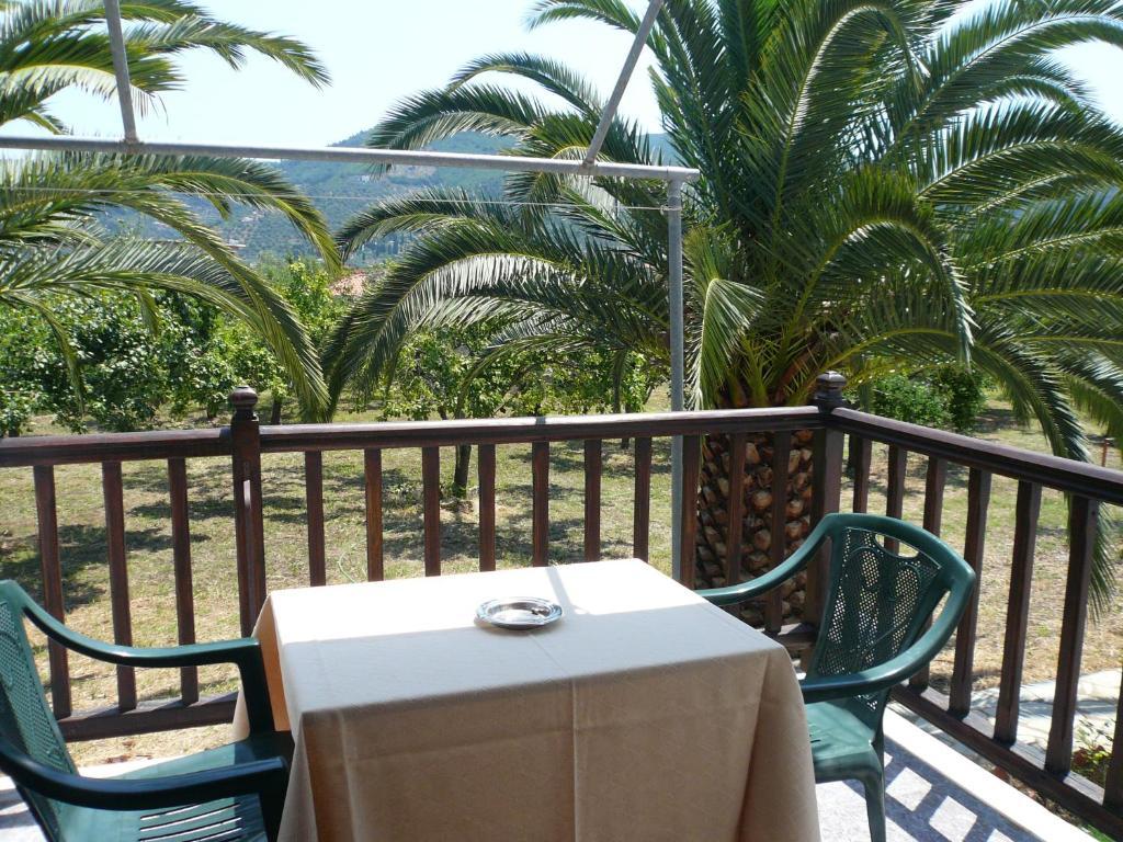 Liossis Rooms & Apartments Skopelos Town Room photo